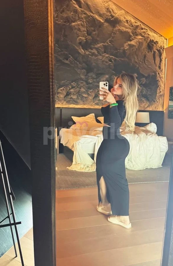 Beleza com cabelo loiro, disponível em Campinas