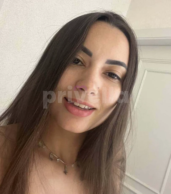 Mulher com cabelo castanho, charme em Campinas